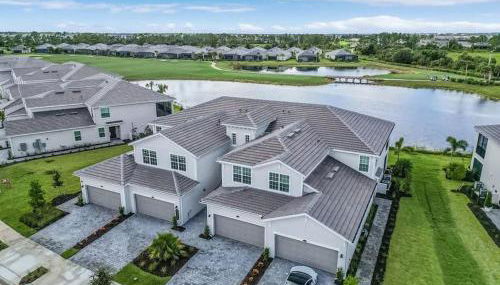 Babcock National Coach Crisp, Elegant and Serene - Foto 5