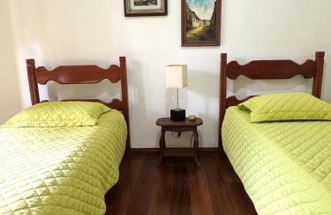 Charming Colonial Countryside Home with Wifi - Foto 14