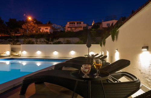 Villa Barbara & Zoran with heated swimming pool - Photo 72