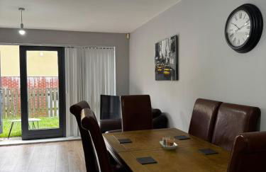 Modern 3-Bed Townhouse & Balcony - Foto 17