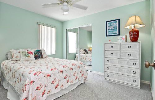 Beach Supplies | Fire Pit | Walk to Beach & Marina - Foto 29