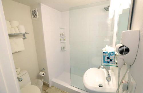 South Beach Suite in South of Fifth Neighborhood Across from Miami's Best Beach - Foto 15