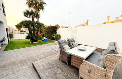 Luxury villa with large swimming pool and outdoor area - Foto 24