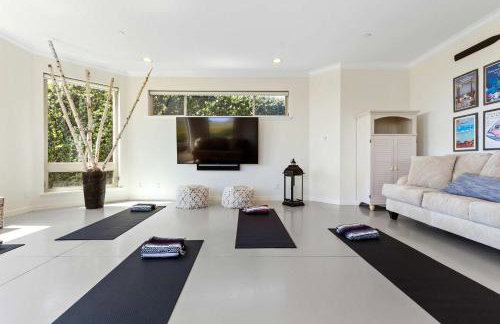 Breathtaking Views of the Pacific Ocean Rooftop Balcony Gourmet Kitchen and Hot Tub overlooking Golf Course - Foto 9