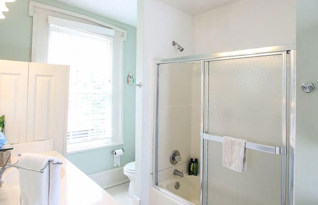 Artist's House Upper Apt Walk to Forsyth - Photo 72