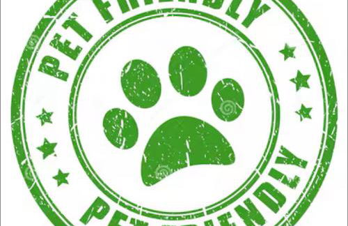 Chic & Spacious 4 Bedroom 3 Full Bathrooms Retreat in West Tampa and Pvt Backyard - Foto 33