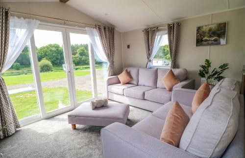 Swan Lodge - Photo 3