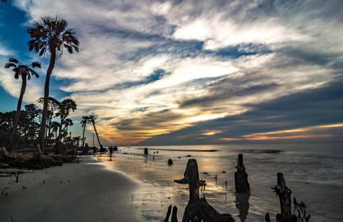 Gritz & Giggles, Where Southern Charm Meets Belly Laughs - Foto 30