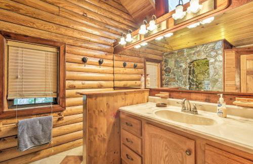 Log Cabin Sanctuary in Inverness with Furnished Deck - Foto 32