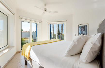 Bright 3 BDR Duplex House With Pool by LovelyStay - Foto 3