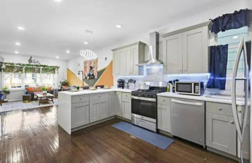 W3S - Large 7br 3bath - Sleeps 20 - 3 Living rooms - Yard and Deck - Foto 17