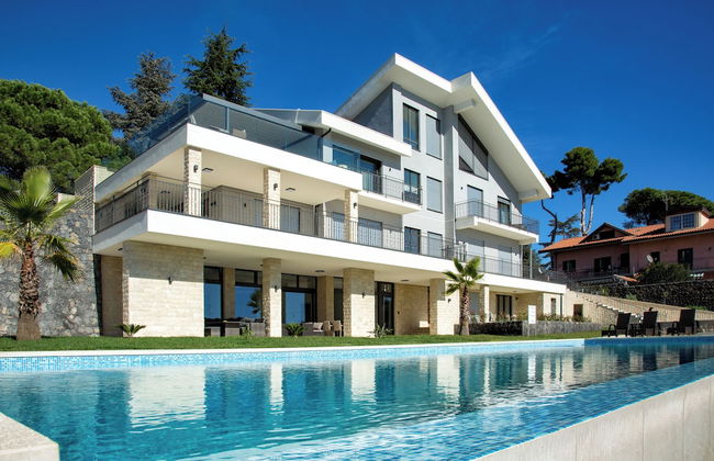 Villa Rita Pool & Spa - Photo 1