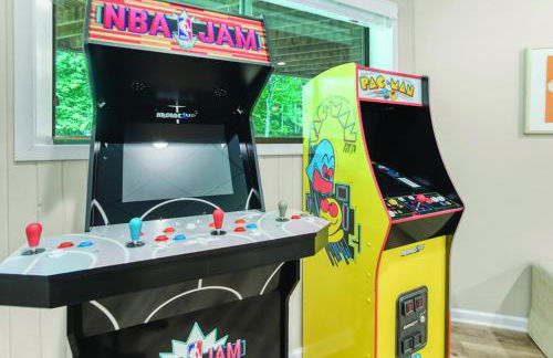 7 Bdrm, Pickleball, Bball, HotTub, FirePit, Golf! - Foto 21