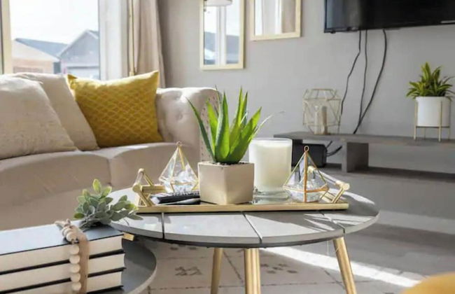 Luxury Modern Home - Livingstone - Photo 14