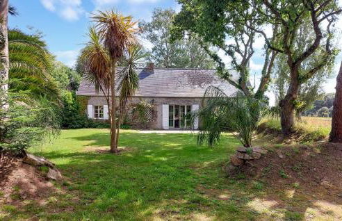 Amazing Home In Ploubezre - Foto 2