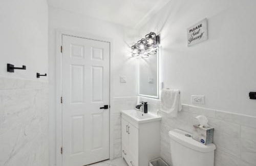 Charming Contemporary Family Home home - Foto 26