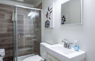 2BR Exclusive Retreat Near Henry Ford - Foto 15