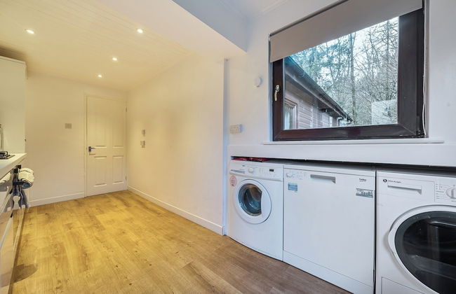 4 Bed House - Sleeps 9 - Hottub - Parking - Foto 28