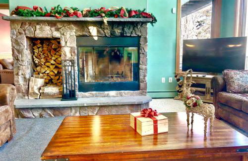 P5 Ski-in Ski-out rare find Presidential View single family with garage pool table ping pong - Foto 4