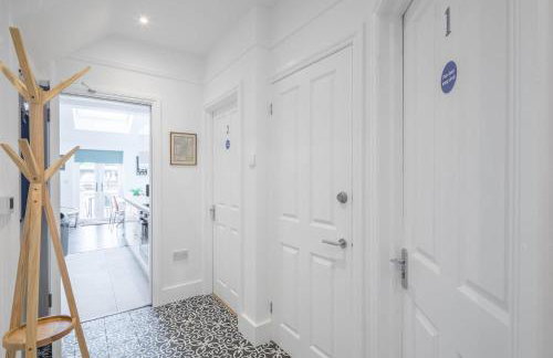 Modern 4-Bedroom Detached Home in Central Cambridge with Parking - Foto 40