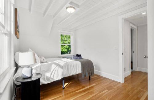 Dog Friendly 2BR Home Walk to Beach+Bearskin Neck - Foto 35