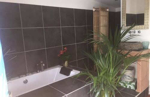 Insolite Bois Cailloux avec Spa - Foto 4