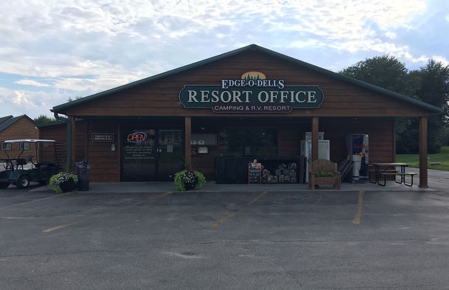 Edge-O-Dells Resort - 21 and Older - Photo 52