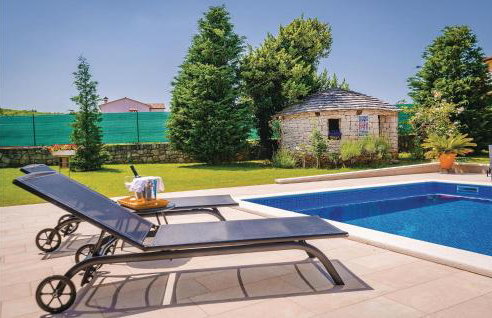 5 Bedroom Beautiful Home In Labin - Photo 9