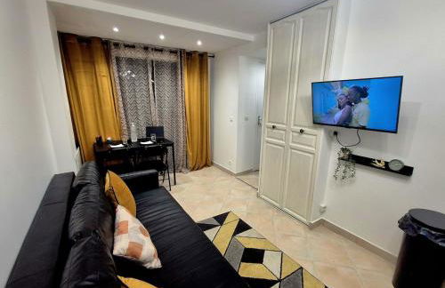 Blak Miroir Cosy T1 au cœur d'Evry - Foto 1