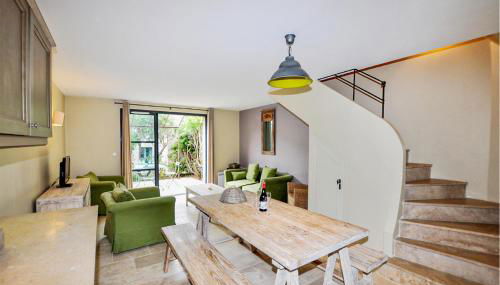 2 Bedroom Awesome Home In Saint-Laurent-De-La-Ca - Foto 5