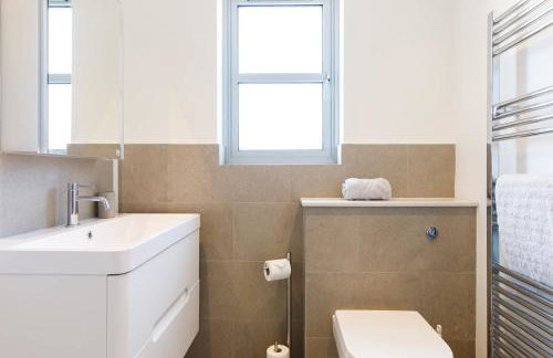 Delightful Seaside Hideaway 5 Mins to Beach - Foto 26