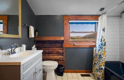 Historic Alpine Lodge Rental near Jackson Hole, Wyoming - Photo 34