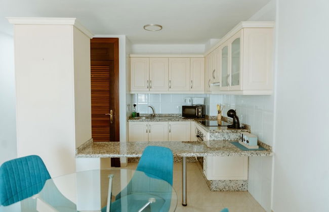 Seaview Splendor 2 Bedroom Modern Comfort - Photo 37