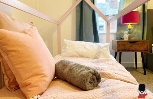 KozyGuru / Wigan / 2BR 4Beds / Newly Refurbished Stylish Holiday House / Close to Big Retail Park / UWNE034 - Foto 14