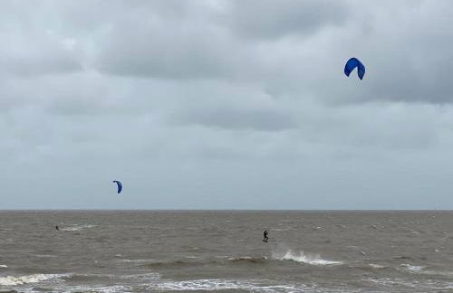 Lovely 1 bed flat 200 metres from beach - Foto 29