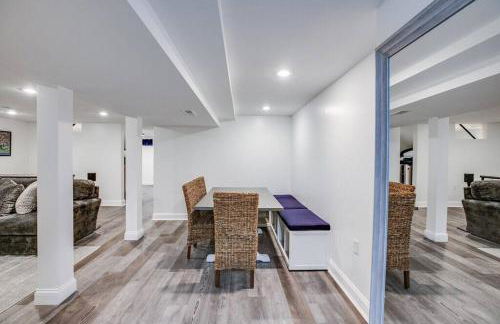 Beautifully Renovated Home Corner of ND and Angela - Foto 6