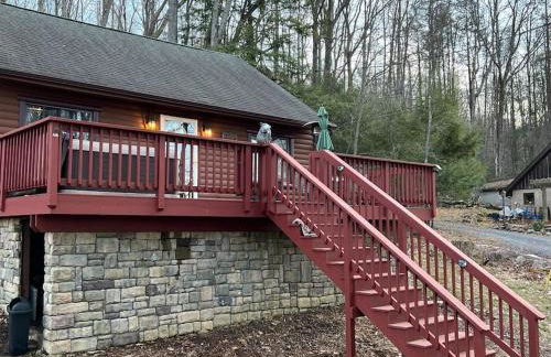 Cubs Den - Hot Tub- Walk to Lake- Fire Pit - Kayaks - Foto 5