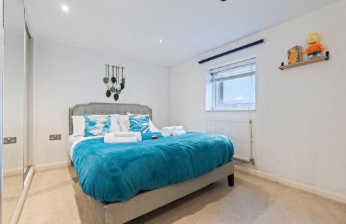 Cosy 1 BED w LOFT Sleeps 6 Close To Stations - Foto 1