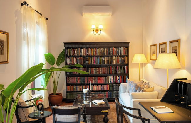 Writer's Lodge By Ishq - Photo 22