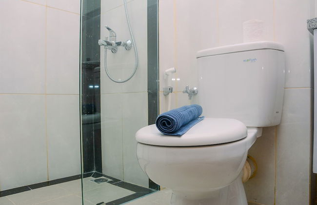 Comfy with Modern Style 1BR Grand Kamala Lagoon Apartment - Foto 10