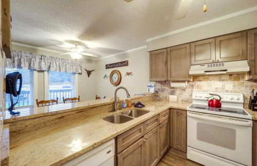 Hike, Golf and Ski Beech Mtn Condo with Resort Perks! - Foto 13