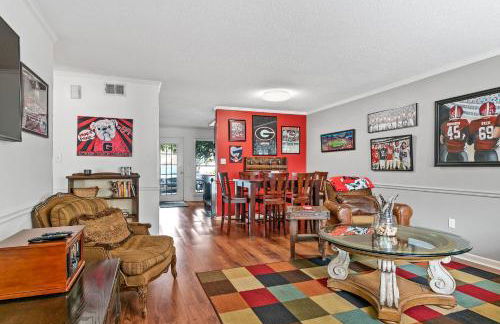 Five Points Dawg Crib On Campus - Photo 8