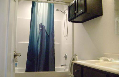 Brand new duplex - Photo 16