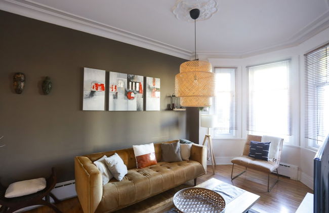 The Authentic and Charming Montrealer - Foto 19