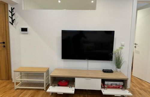 1,5-Zimmer, Top ausgestattet, 4 Pers, Souterrain, Self Check-in, Parkplatz, Netflix & Amazon Prime - Foto 17