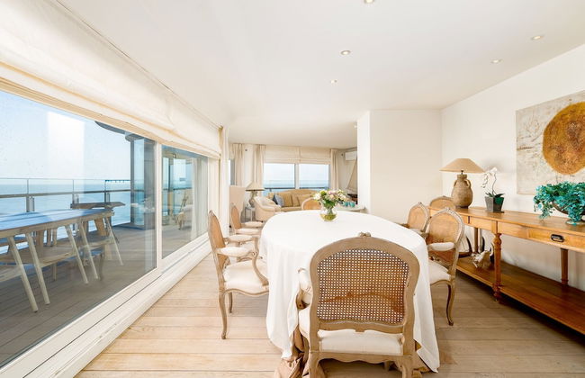 Stunning Penthouse With Free Parking and sea View - Foto 61