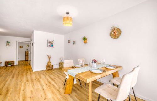 Stilvoll - Heimkino, Kochinsel, Parkplatz, Neubau & Mehr - Foto 8