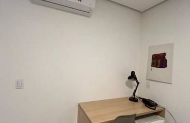 Studio Saint Charbel com vaga e varanda - rua do Hospital Sírio Libânes - Foto 2