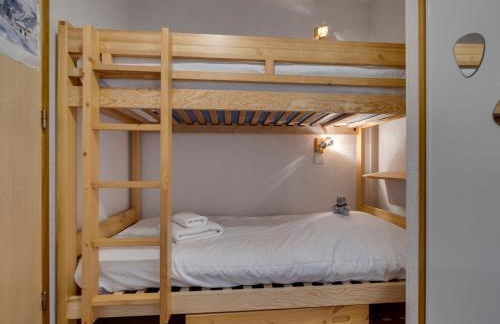 Appartement chaleureux avec balcon et parking privé - FR-1-690-26 - Foto 11