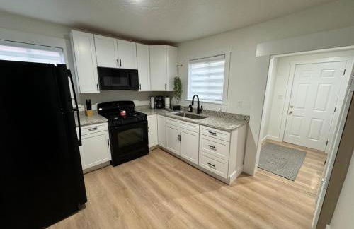 Charming fully remodeled House - Photo 8